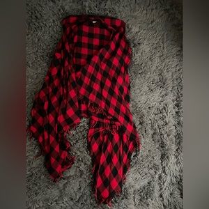 Gingham lightweight, flowy vest — perfect for fall